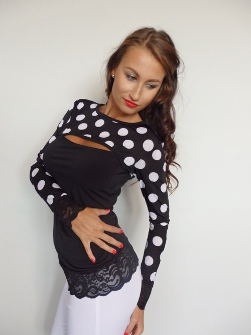 Halenka nejen pro mužské oči. — foto 3