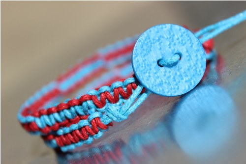 Ať jsem vidět... ;) Dvojřadý náramek macramé — foto 4