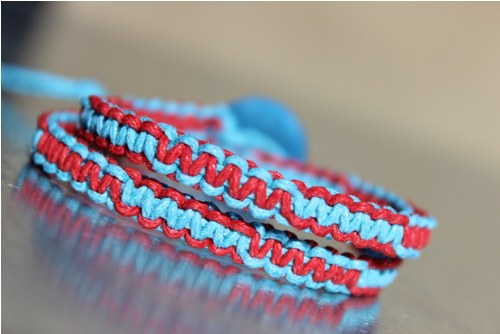 Ať jsem vidět... ;) Dvojřadý náramek macramé — foto 5