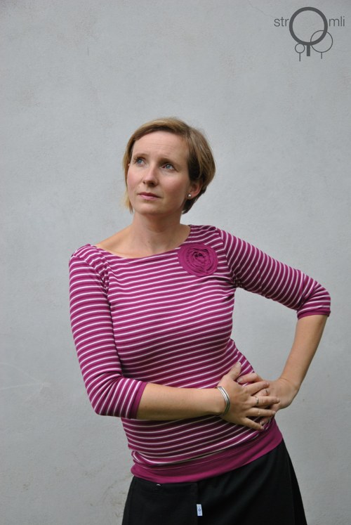 Lila pruhy s aplikací, vel. L — foto 4