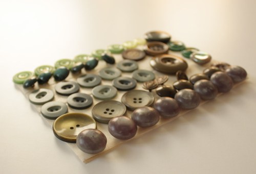 Vintage knoflíky zelenošedé — foto 5