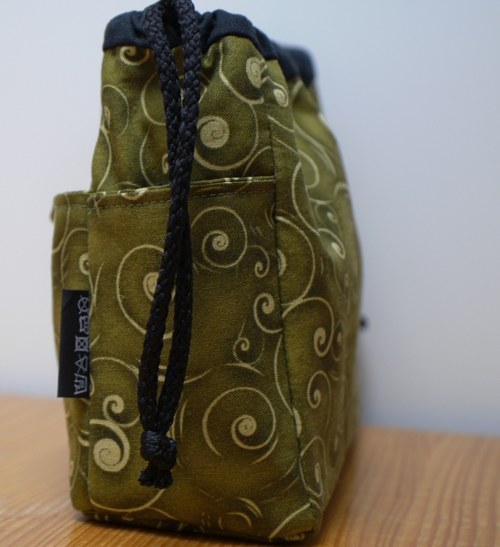 Do kabelky (khaki a spirálky) — foto 3