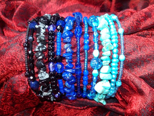 S tyrkenitem, lapis lazuli a obsidiánem — foto 5