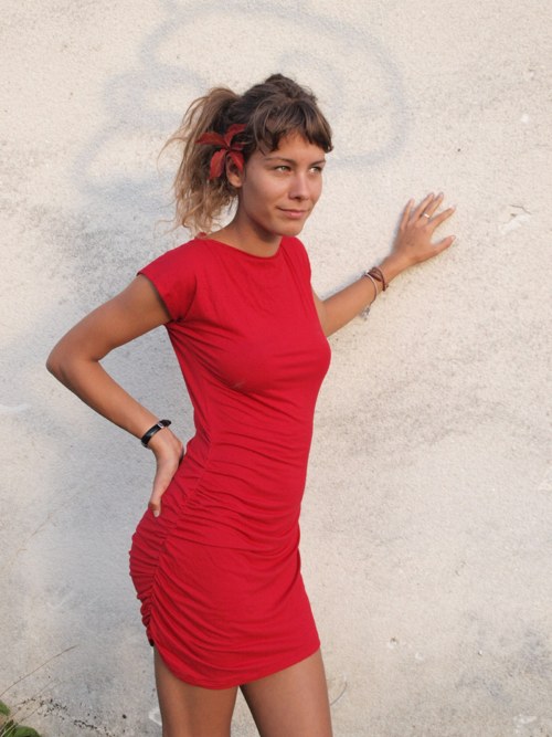 Šaty s řasením na přání — foto 4