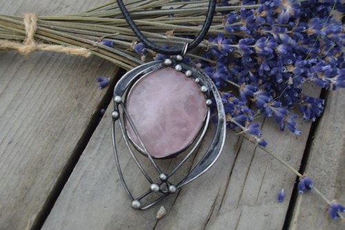 Růženínový amulet — foto 4