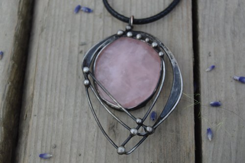 Růženínový amulet — foto 5