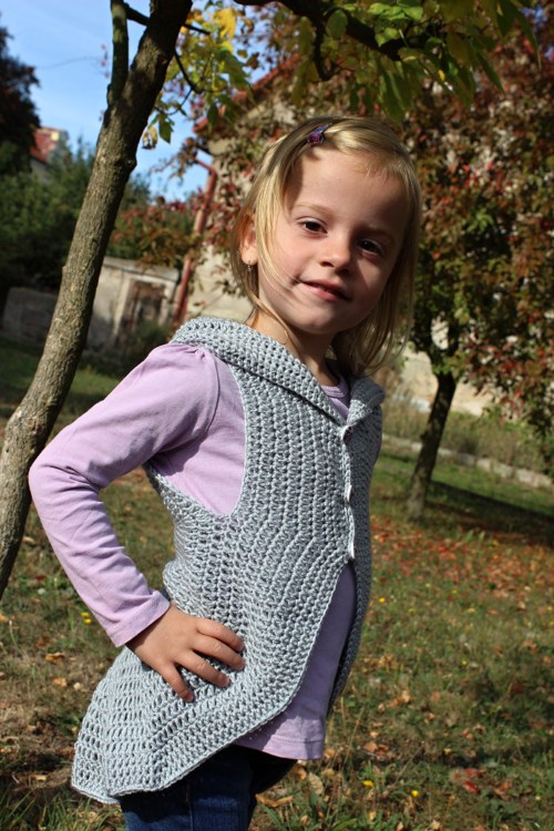 Háčkovaná vestička SKLADEM — foto 6
