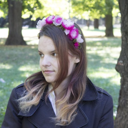 Růžovobílá čelenka s korálky — foto 6