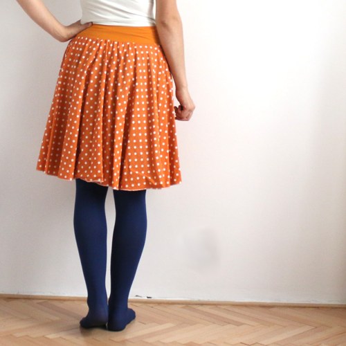 Puntíčkatá dokolečka dokola :) M/L — foto 4
