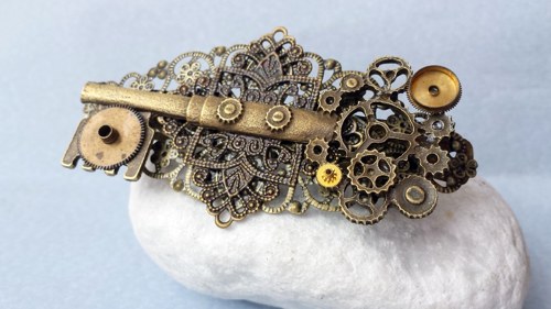 Steampunková spona do vlasů s klíčem — foto 3