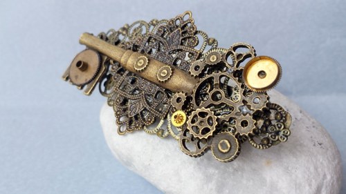 Steampunková spona do vlasů s klíčem — foto 5