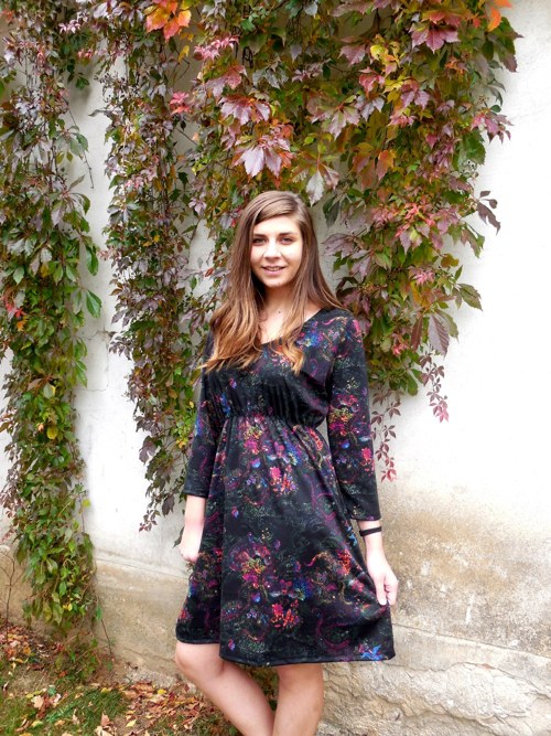 ŠATY - Černá s barevnými záblesky (50) — foto 4