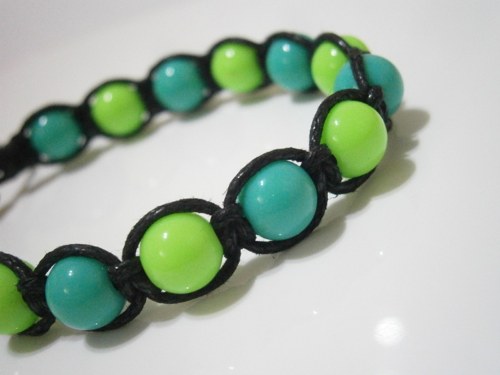 "Neonek" - dětský náramek (macramé/shamballa) — foto 4