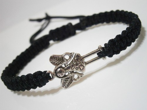 Černý náramek s andílkem (macramé) - Unisex — foto 3