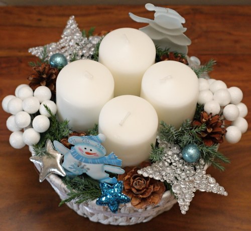 Adventní svícen se sněhuláčky — foto 4