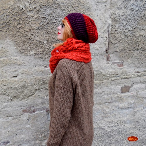 Teplá háčkovaná hučka - červená/fialová beanie — foto 5