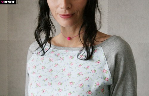 Tunika šedá s kvítky a neonem (M) — foto 5