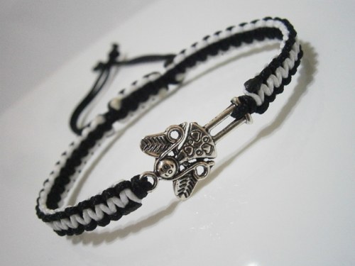 "Black&White" náramek s andílkem (macramé) — foto 2
