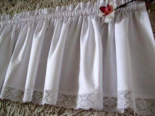 Záclonka s krajkou — foto 2