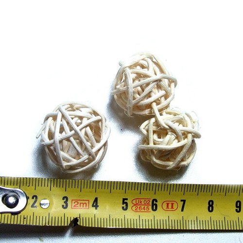 Kouličky prům. 2 cm, 3 ks, bělené — foto 2