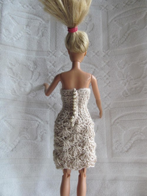 Elegantní šatičky pro Barbie — foto 3