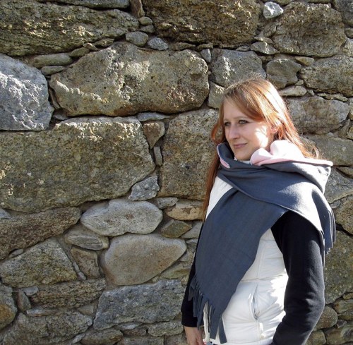 IHNED: Šála s kapucí DÁMSKÁ — foto 3