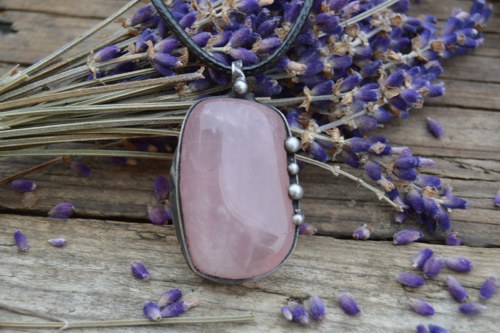 Růženínový amulet — foto 3
