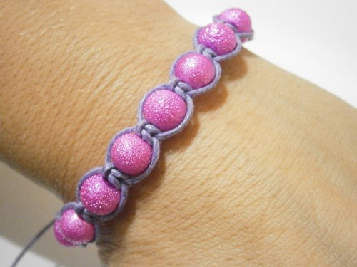 "Šeříkový" náramek (macramé/shamballa) — foto 6