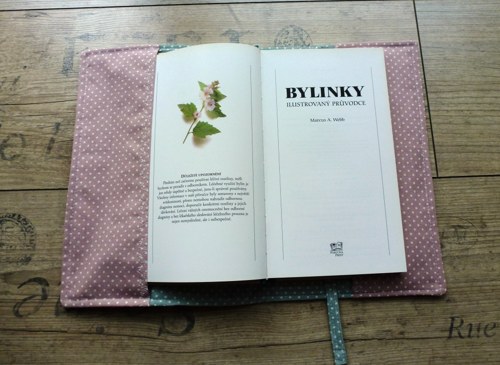 Obal na knihu Lynette V. — foto 5