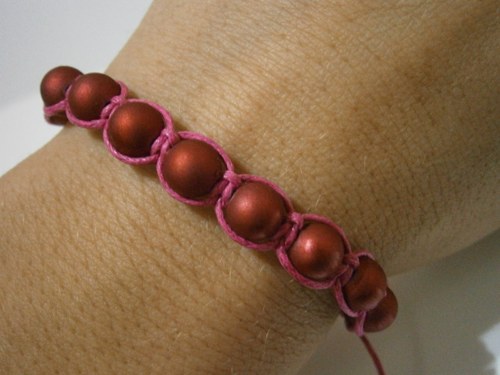 "Vínový" náramek (macramé/shamballa) — foto 5