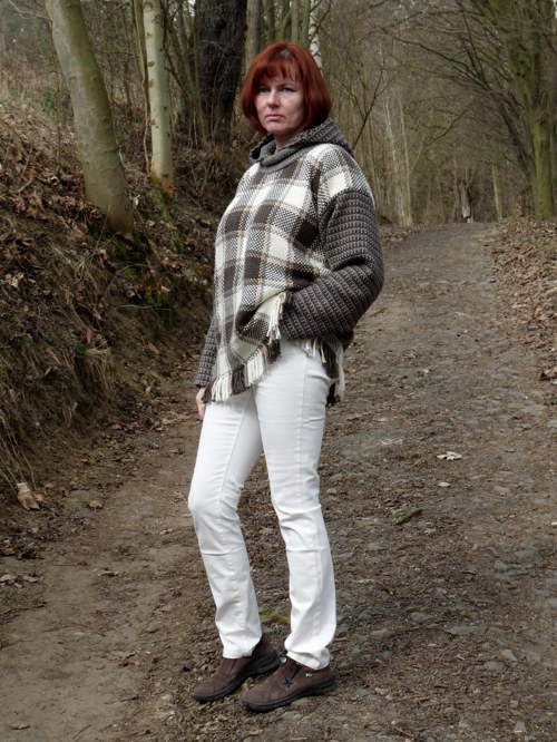 Čokoláda - ručně tkaný svetr s kapucí — foto 2