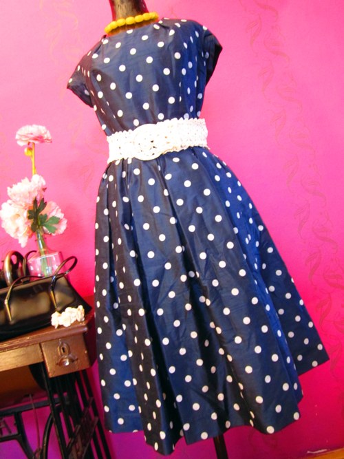 SLEVA'Retro šaty dots — foto 2