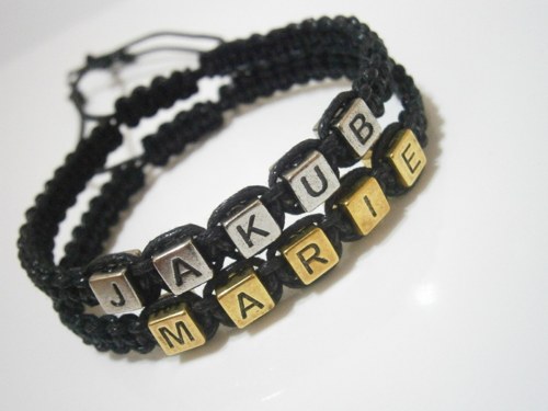 Dvojitý náramek - na přání (jména, text..) macramé — foto 4
