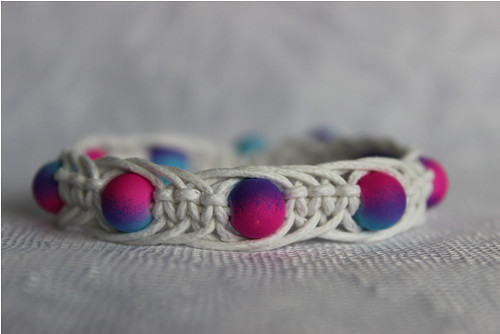 "Neonek".. Náramek macramé/shamballa — foto 5