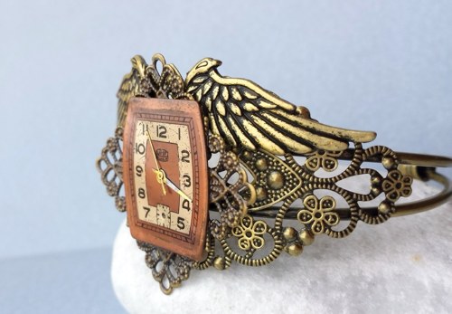Steampunkový zdobený náramek s křídly — foto 2