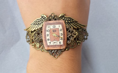 Steampunkový zdobený náramek s křídly — foto 5