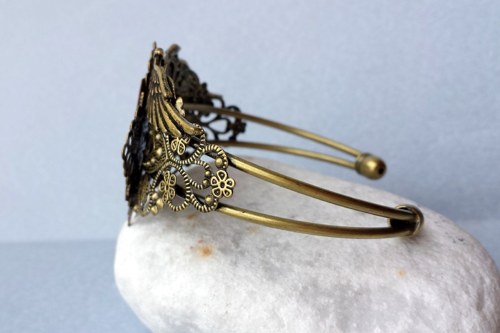 Steampunkový zdobený náramek s křídly — foto 6