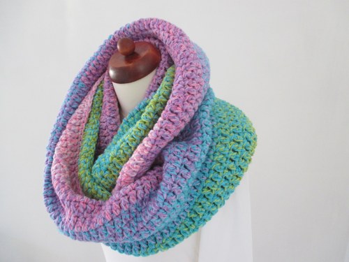 Nákrčník "Duhový pastel" — foto 3
