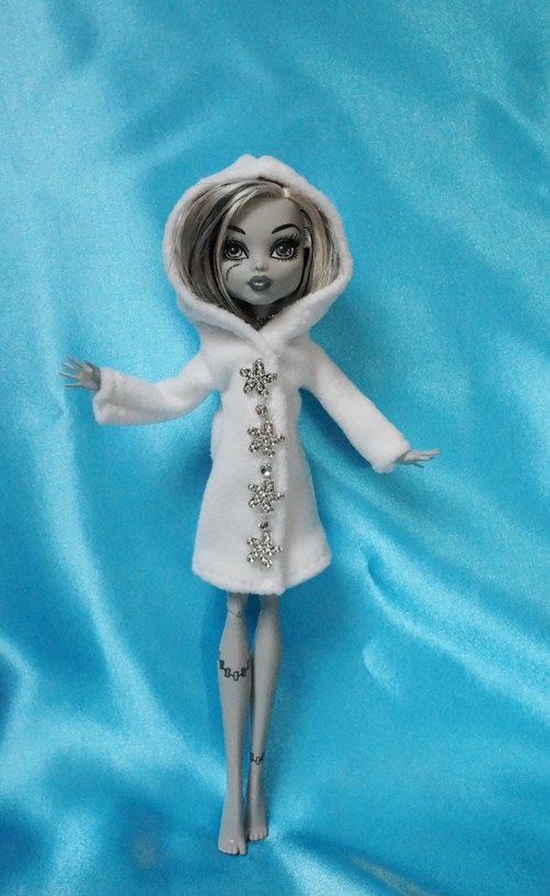 Sněhový kabátek pro Monster High — foto 3