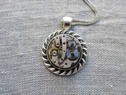 HODINKOVÝ steampunkový přívěsek — foto 4