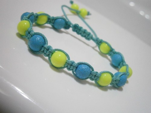 Neonový náramek (macramé/shamballa) — foto 2
