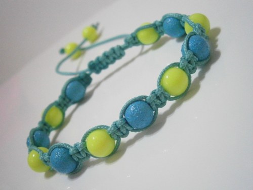 Neonový náramek (macramé/shamballa) — foto 3