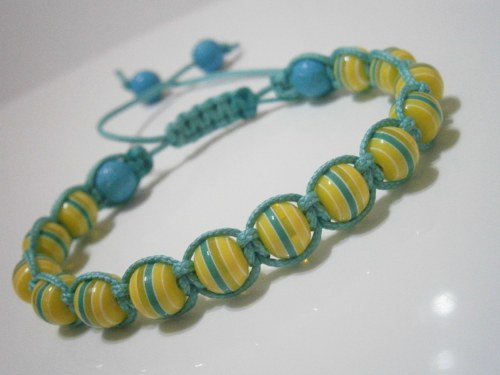 Modrožlutý náramek (macramé/shamballa) — foto 3