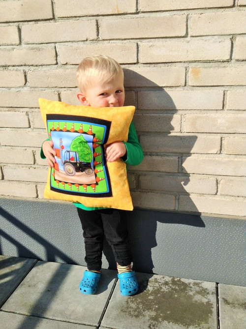 Polštář žlutý s traktorem — foto 3