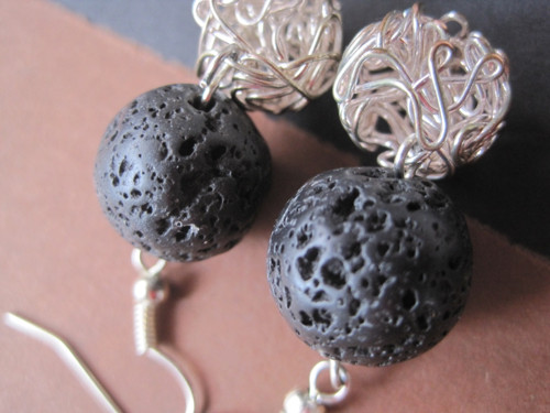 Náušnice z lávy Moon faces — foto 2