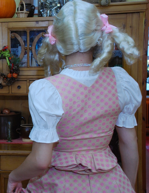 Blonďatá paruka pro slečinky urozené... — foto 5