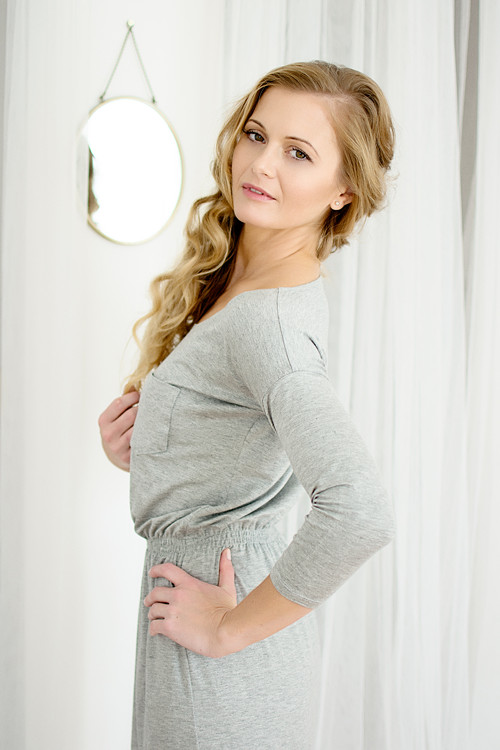 Šaty Simple Grey — foto 2