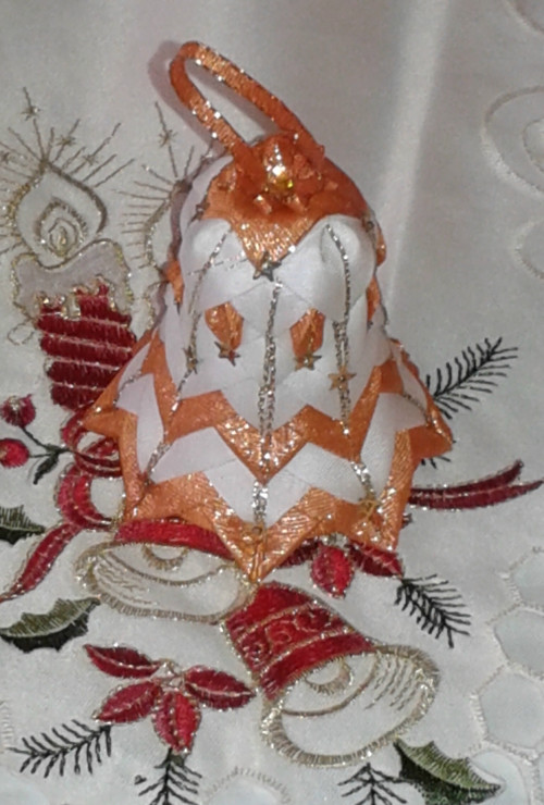 Zlatě oranžový zvonek (nešitý Patchwork) — foto 5