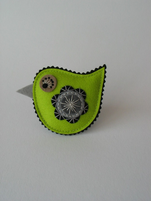 Brož ptáček- "COLOUR"; zelená (Lime) — foto 2