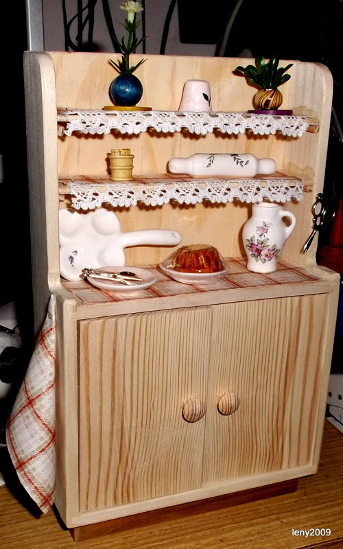 Dřevěná Mini Kredenc S Vybavením — foto 2